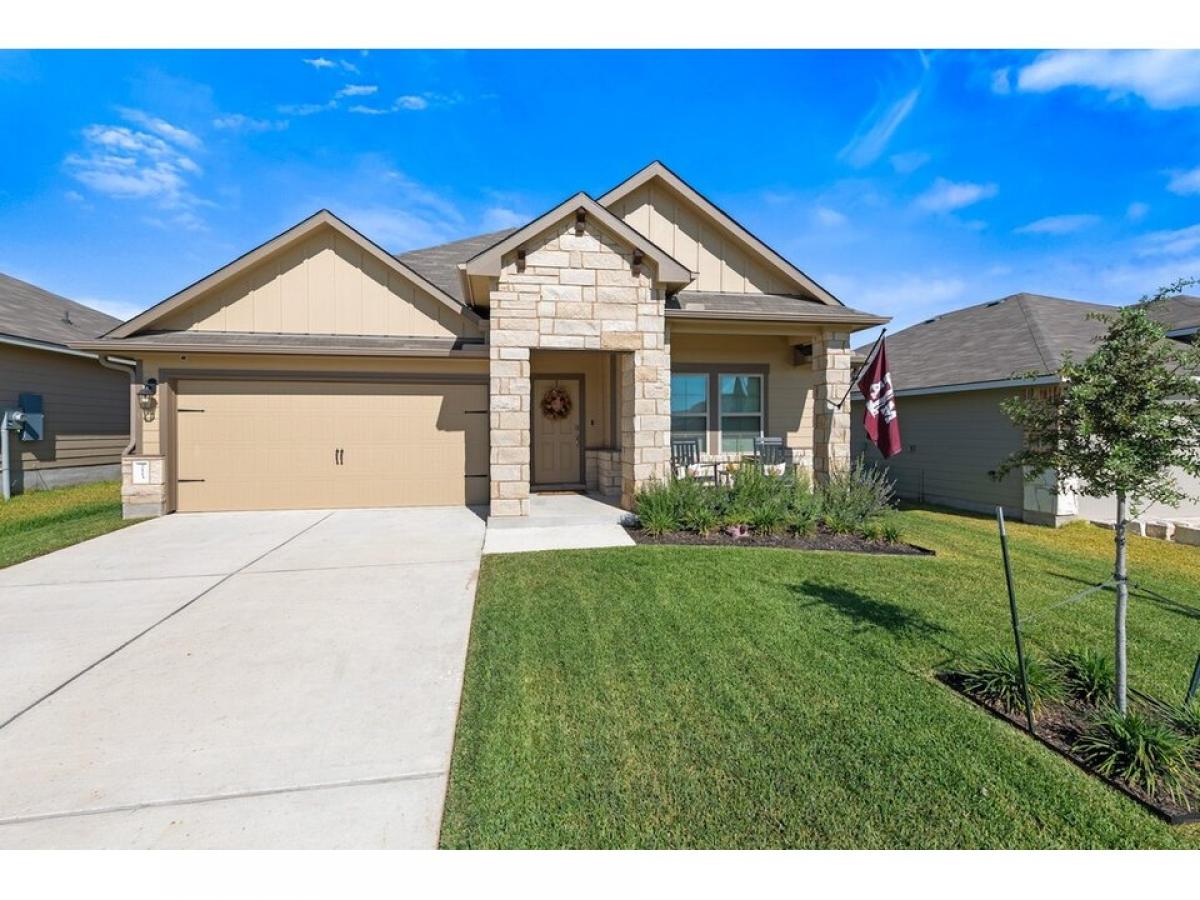 Picture of Home For Sale in Bryan, Texas, United States