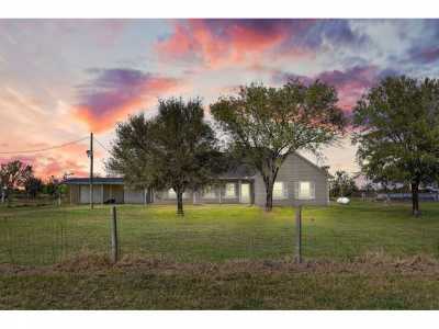 Home For Sale in Sealy, Texas