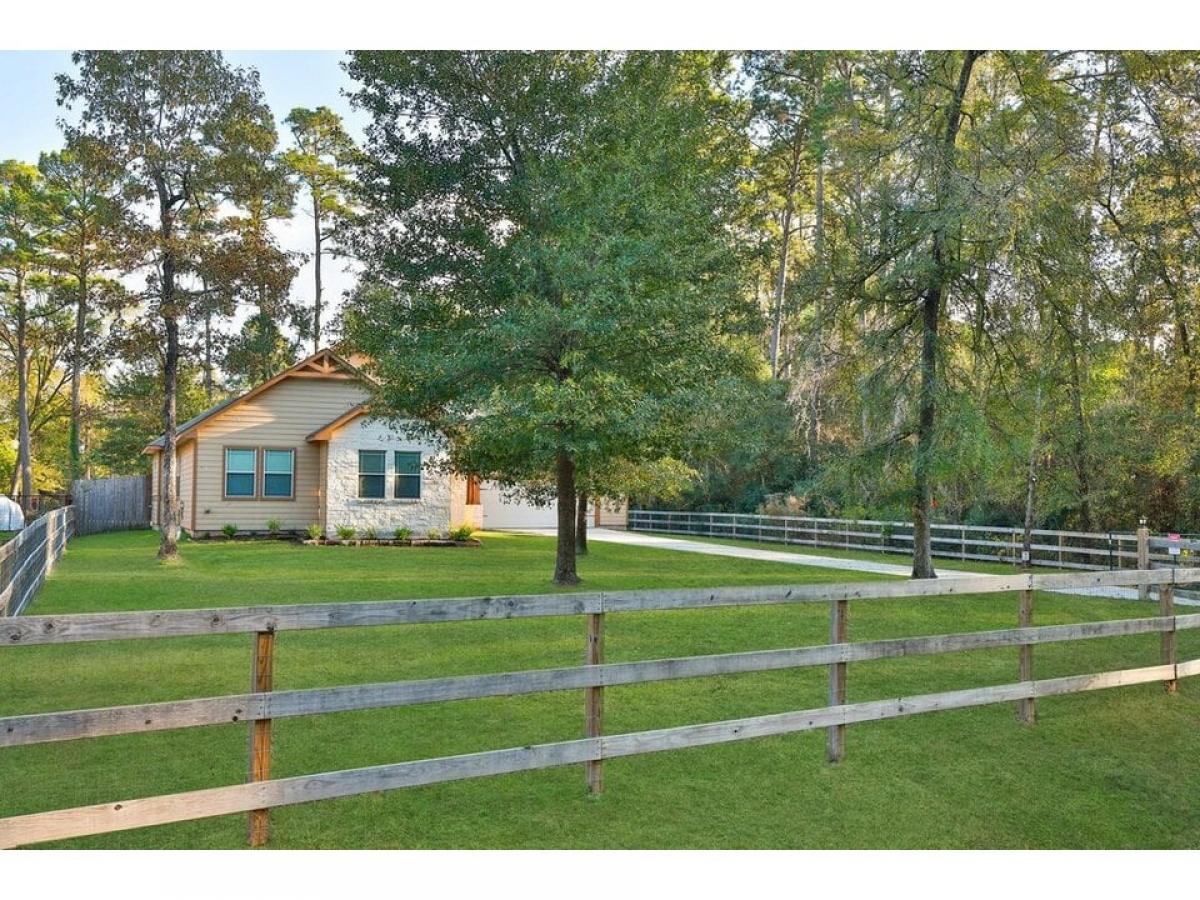 Picture of Home For Sale in Pinehurst, Texas, United States