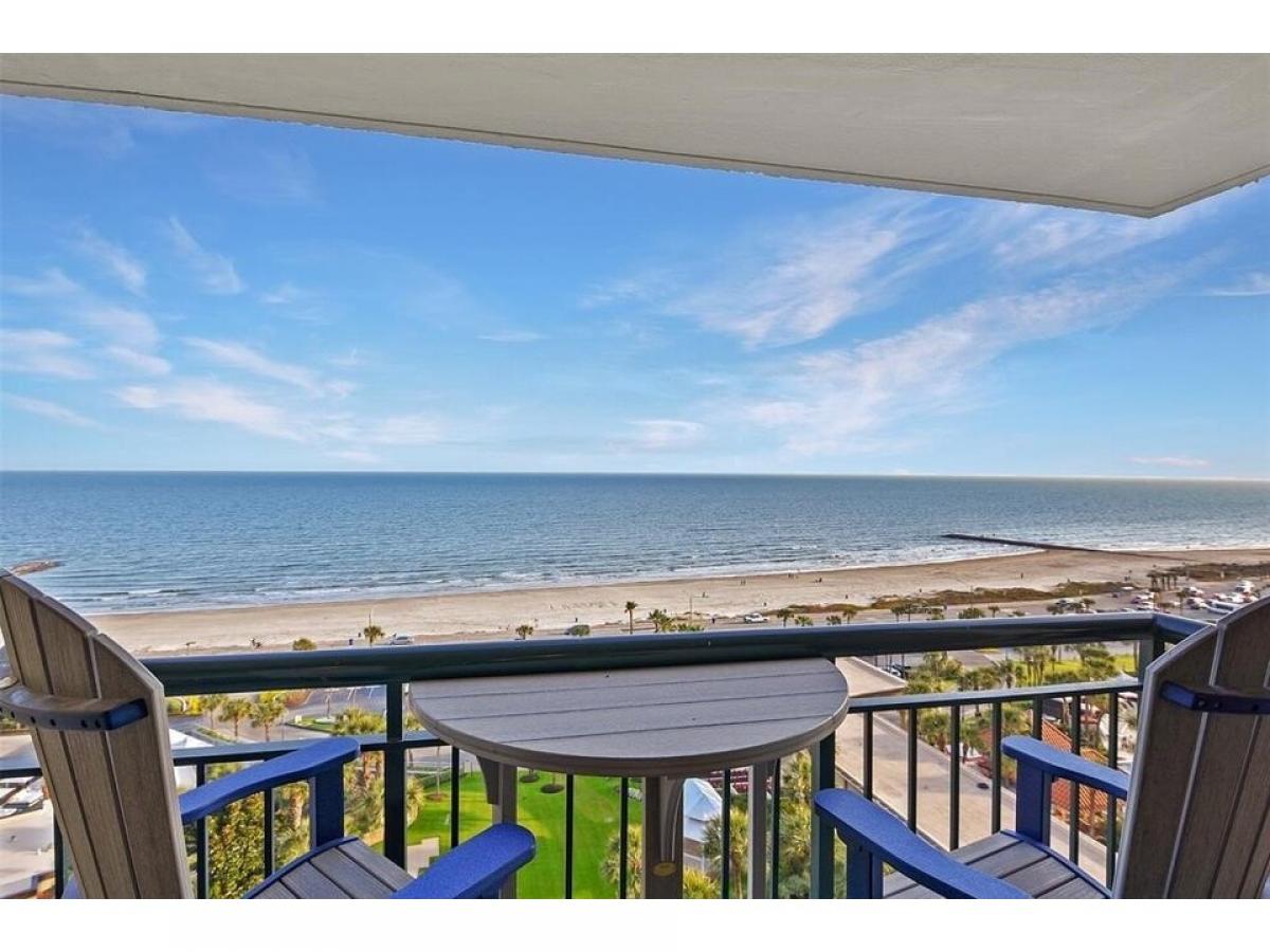 Picture of Home For Sale in Galveston, Texas, United States