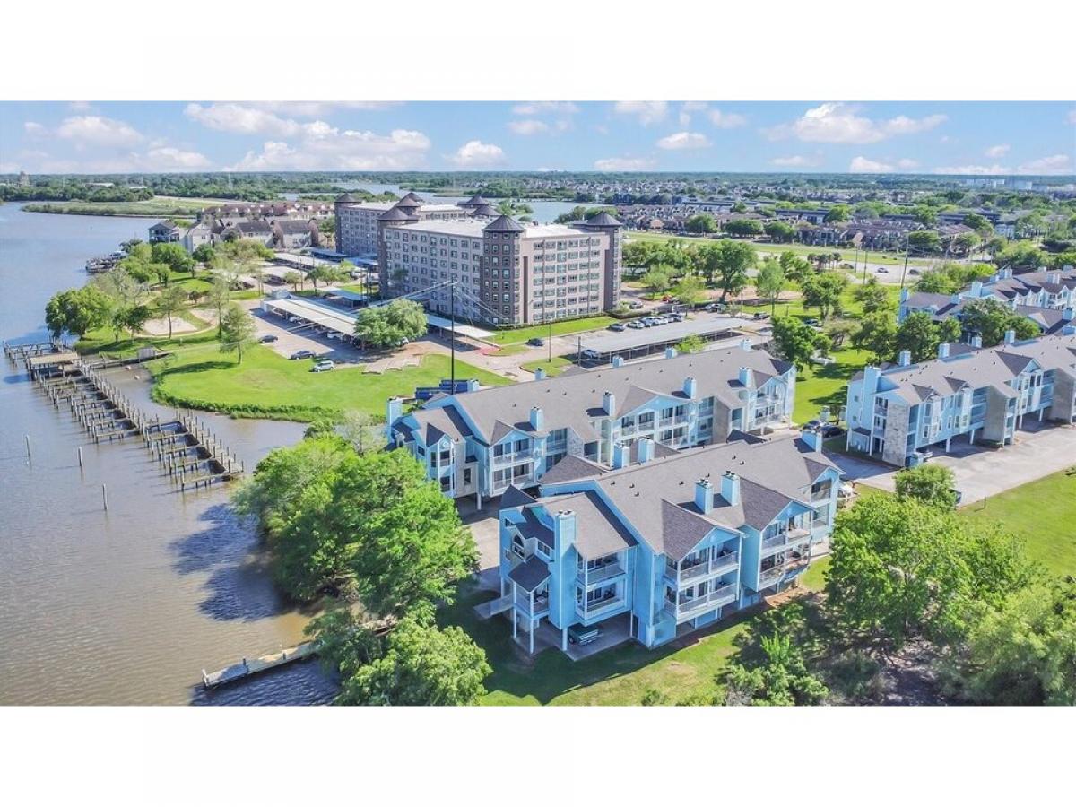 Picture of Home For Sale in Webster, Texas, United States