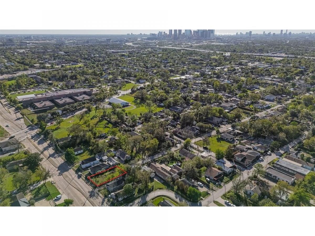 Picture of Residential Land For Sale in Houston, Texas, United States