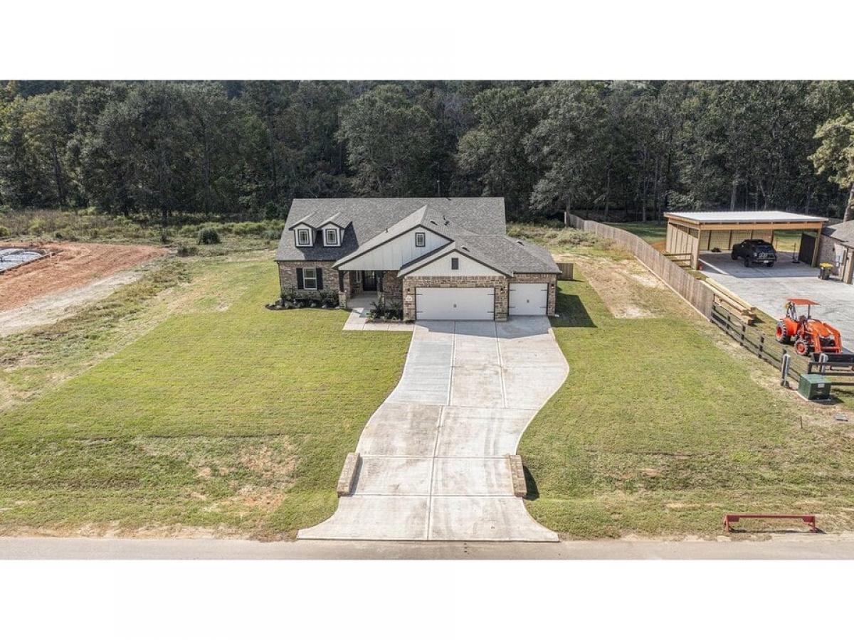 Picture of Home For Sale in Willis, Texas, United States