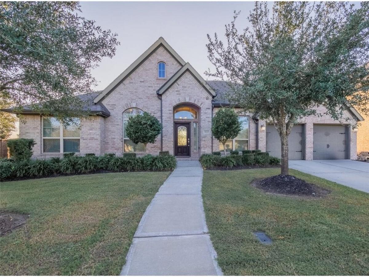 Picture of Home For Sale in Iowa Colony, Texas, United States