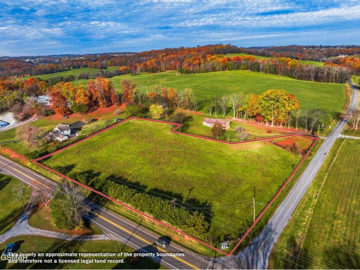 Picture of Home For Sale in Dandridge, Tennessee, United States