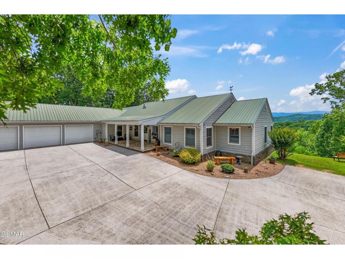 Picture of Home For Sale in Walland, Tennessee, United States