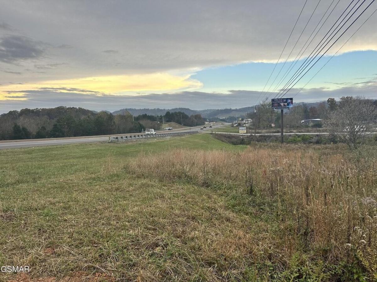 Picture of Home For Sale in Dandridge, Tennessee, United States