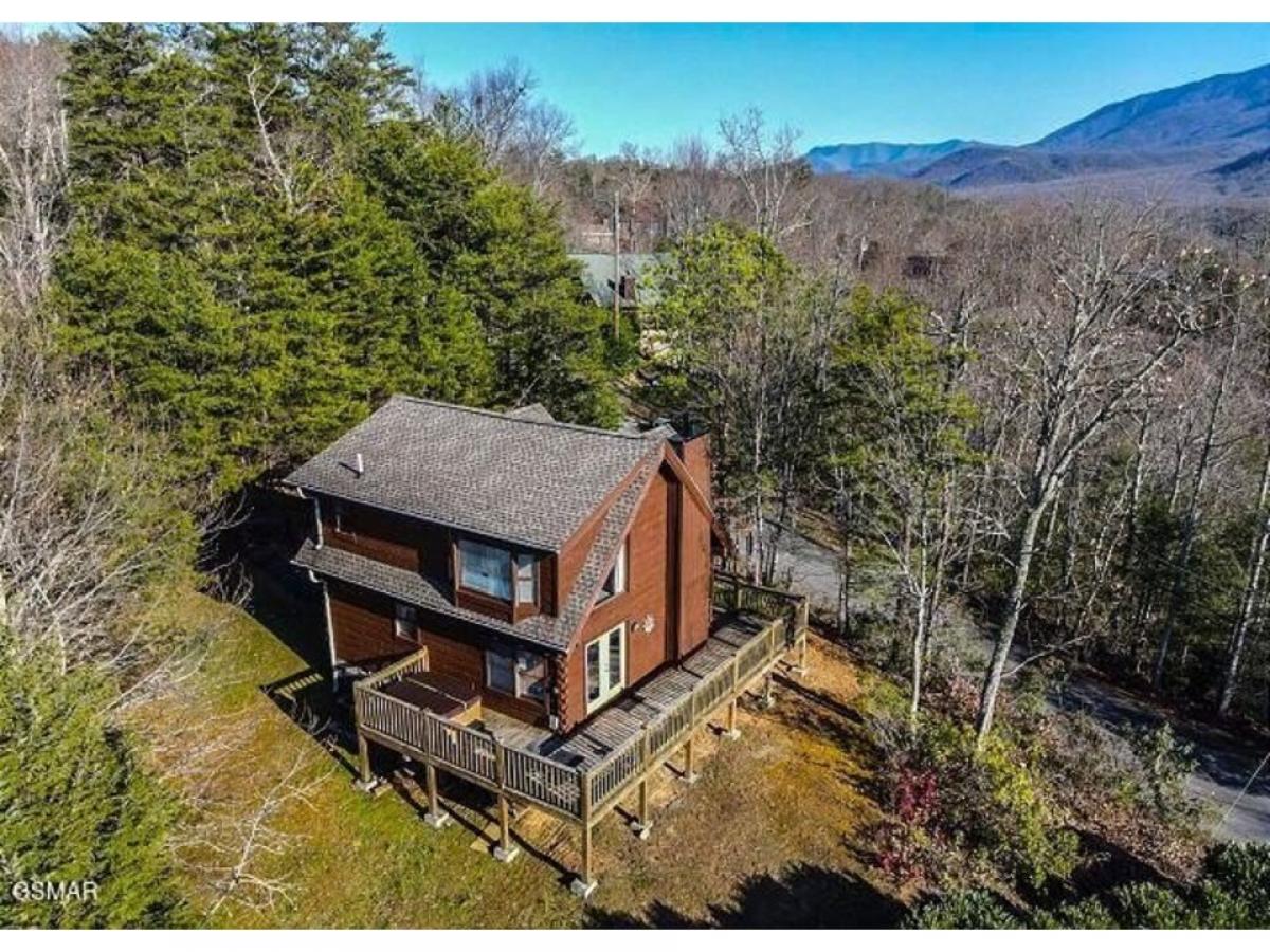 Picture of Home For Sale in Gatlinburg, Tennessee, United States