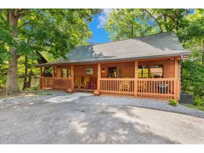 Home For Sale in Pigeon Forge, Tennessee