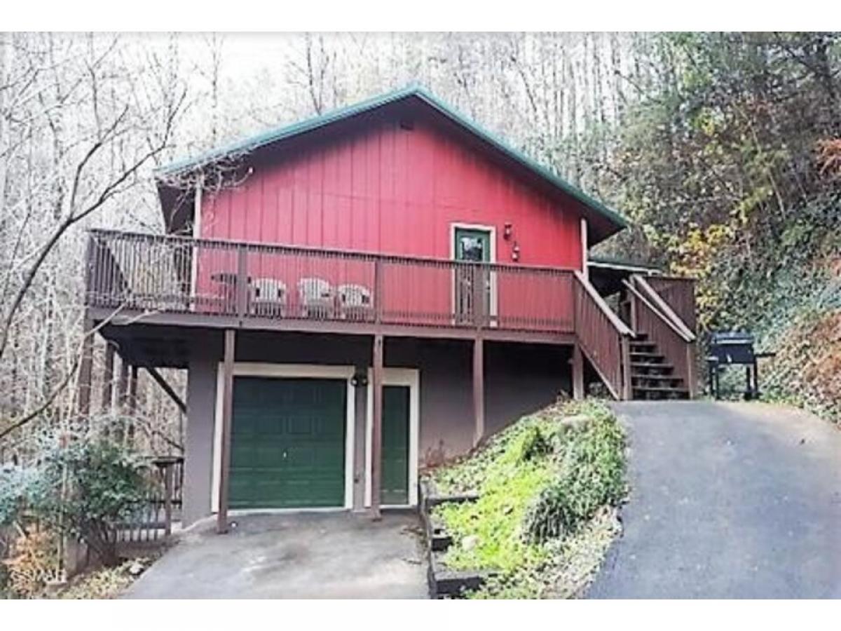 Picture of Home For Sale in Gatlinburg, Tennessee, United States