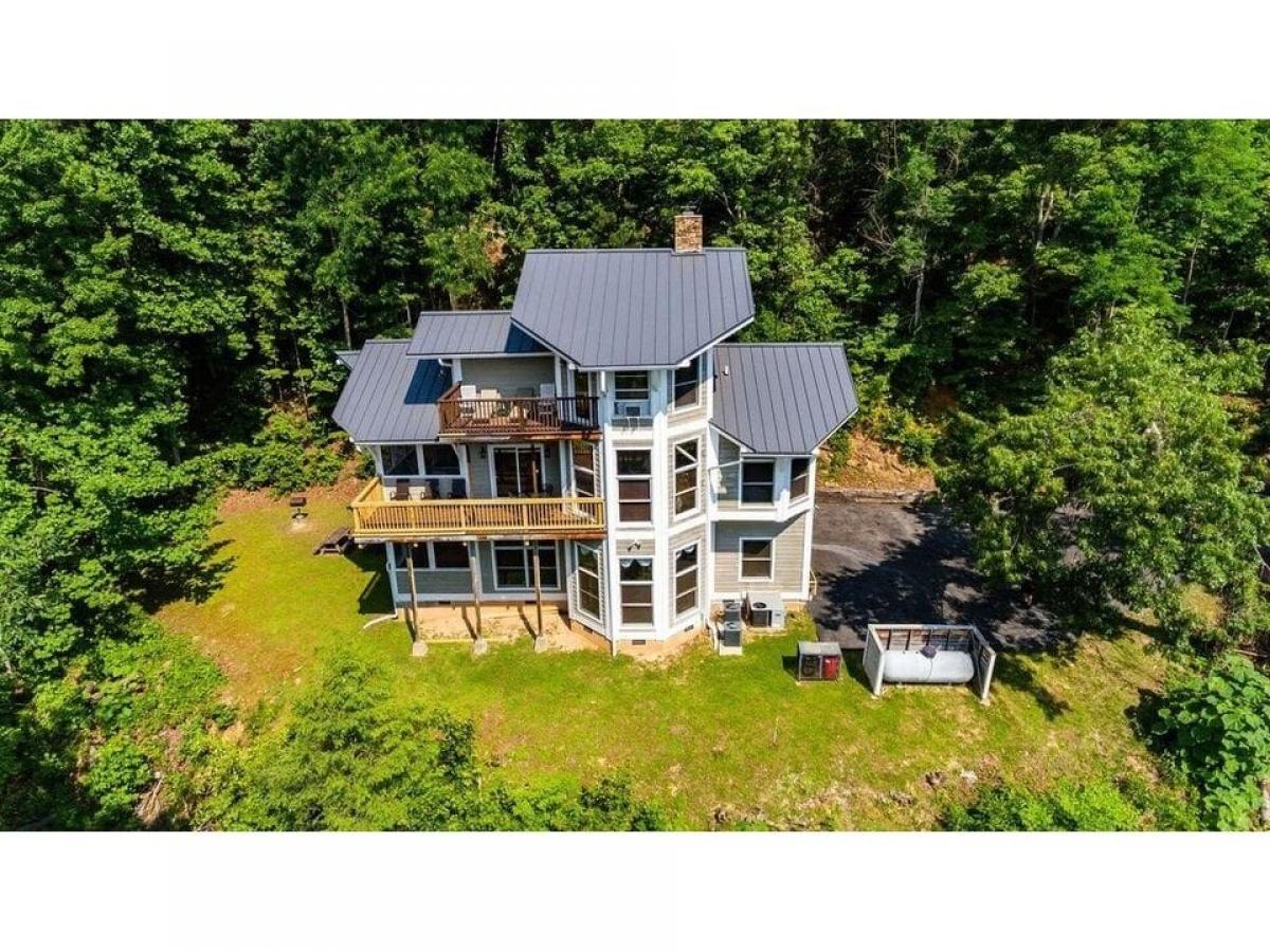 Picture of Home For Sale in Gatlinburg, Tennessee, United States