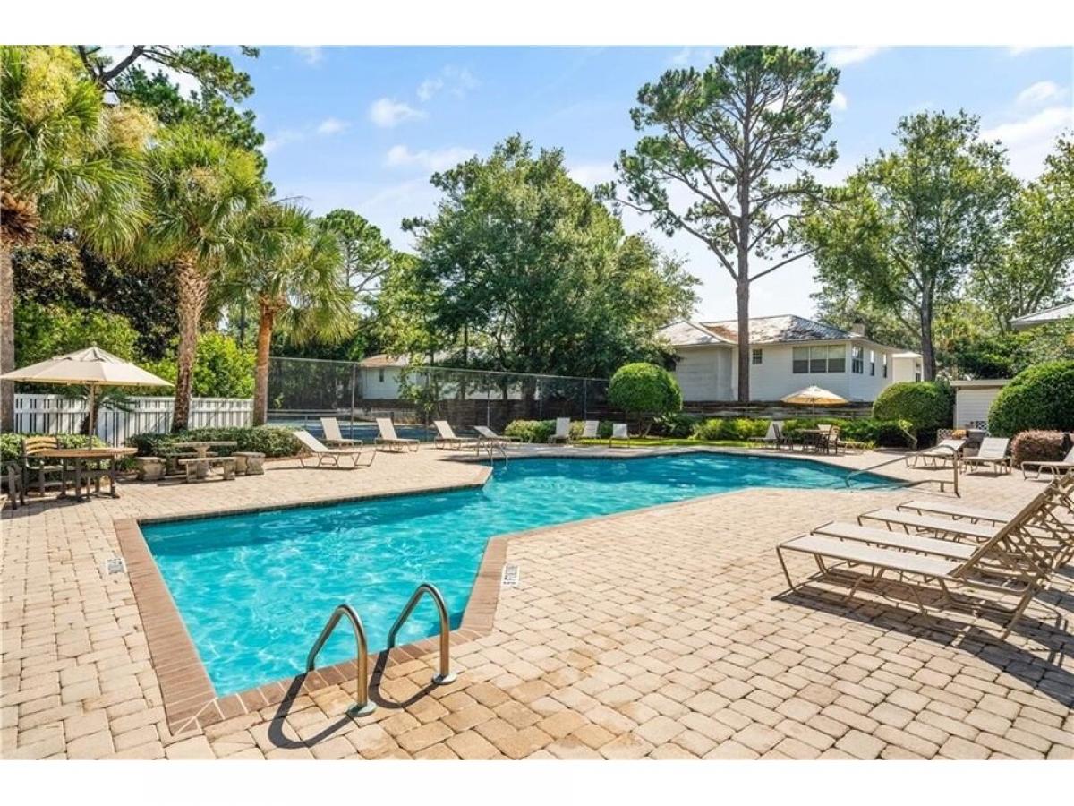 Picture of Home For Sale in Saint Simons Island, Georgia, United States