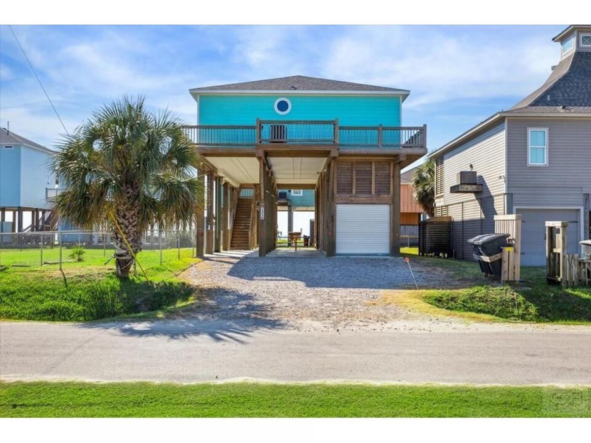 Picture of Home For Sale in Crystal Beach, Texas, United States