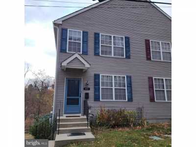 Home For Sale in Clifton Heights, Pennsylvania