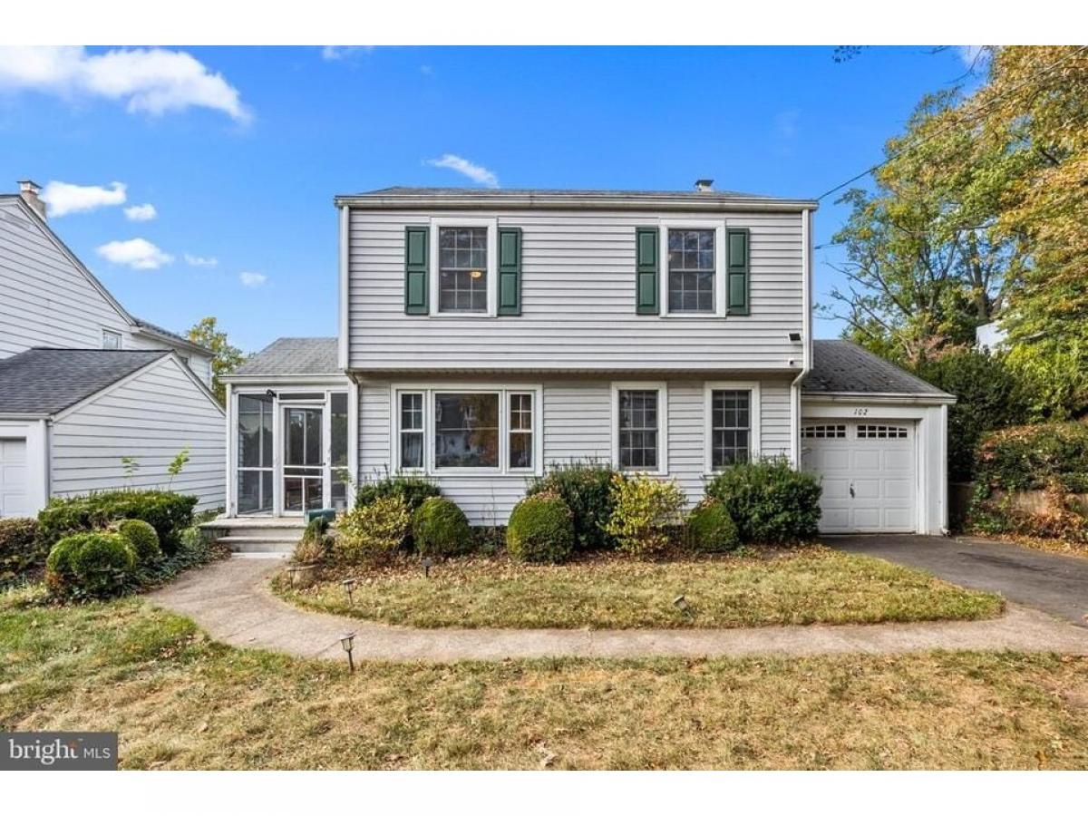 Picture of Home For Sale in Ewing, New Jersey, United States