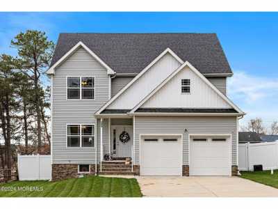 Home For Sale in Toms River, New Jersey