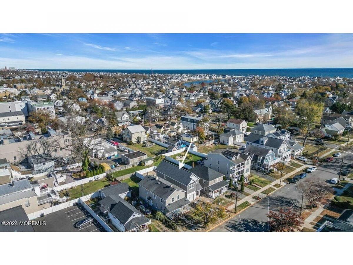 Picture of Home For Sale in Belmar, New Jersey, United States