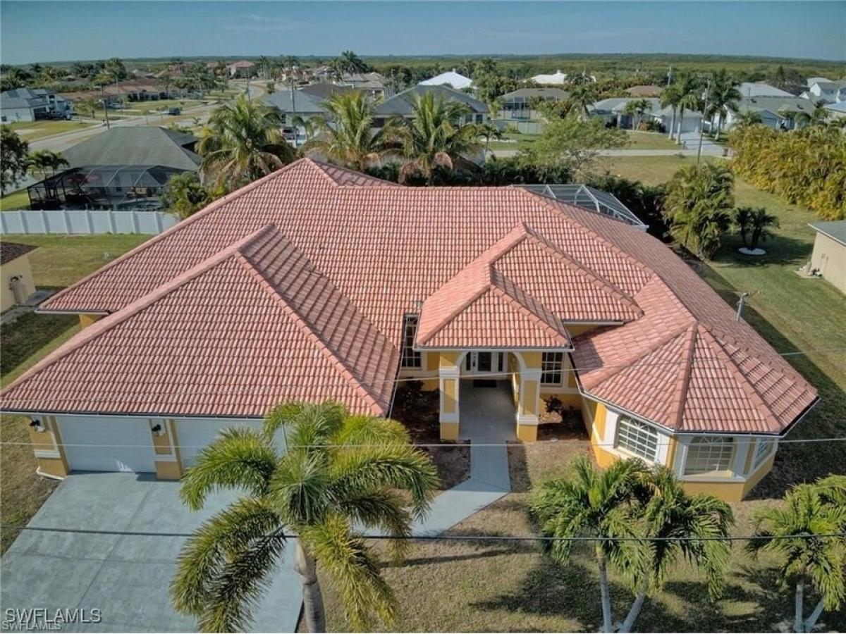 Picture of Home For Sale in Cape Coral, Florida, United States