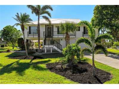 Home For Sale in Bokeelia, Florida