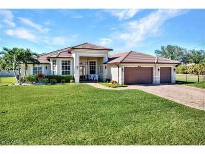 Home For Sale in Cape Coral, Florida