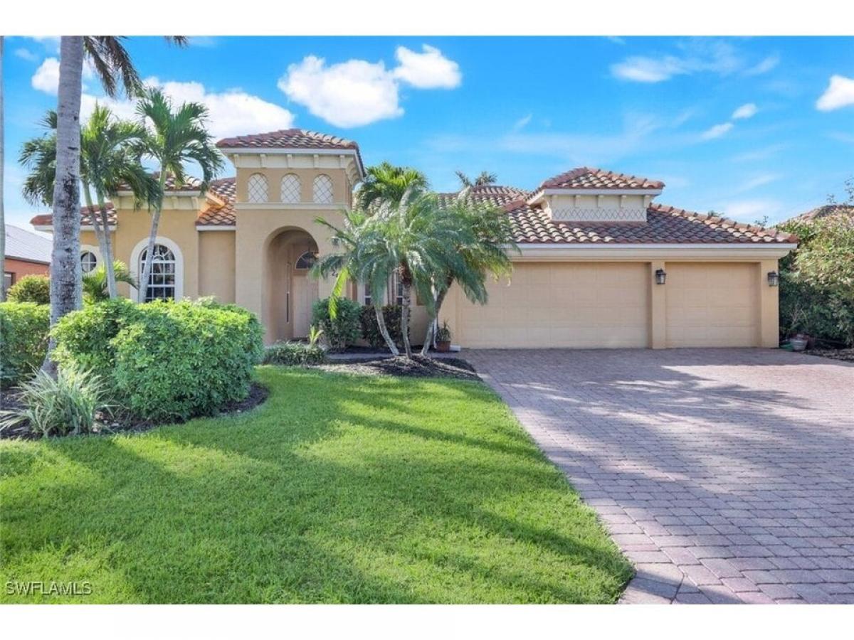 Picture of Home For Sale in Cape Coral, Florida, United States