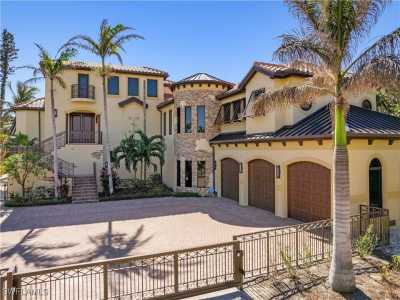 Home For Sale in Sanibel, Florida