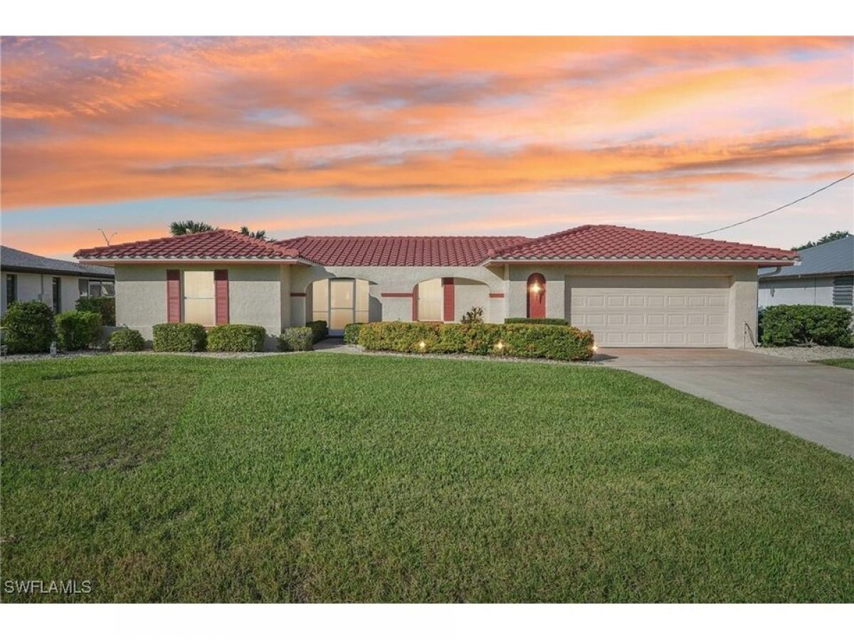 Picture of Home For Sale in Cape Coral, Florida, United States