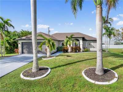 Home For Sale in Cape Coral, Florida