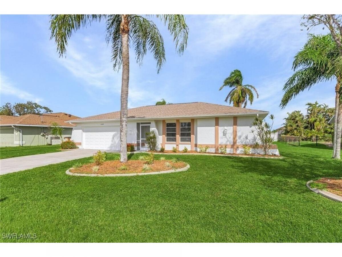 Picture of Home For Sale in Cape Coral, Florida, United States