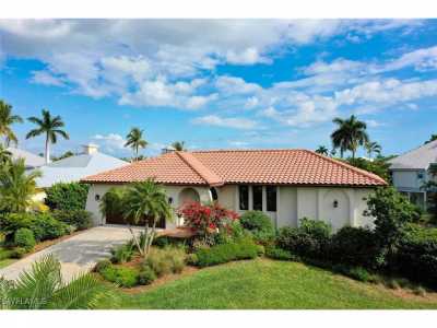 Home For Sale in Sanibel, Florida