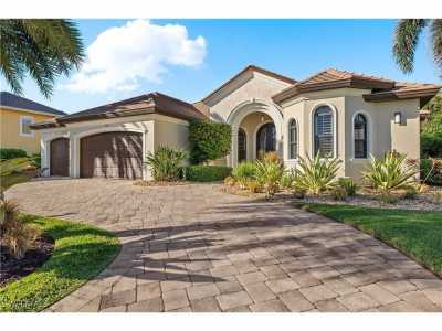 Home For Sale in Fort Myers, Florida