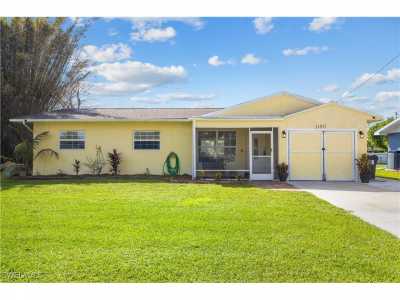 Home For Sale in Fort Myers, Florida