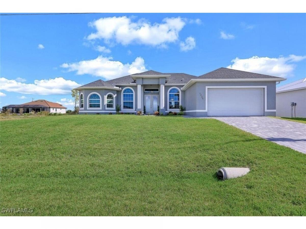 Picture of Home For Sale in Cape Coral, Florida, United States