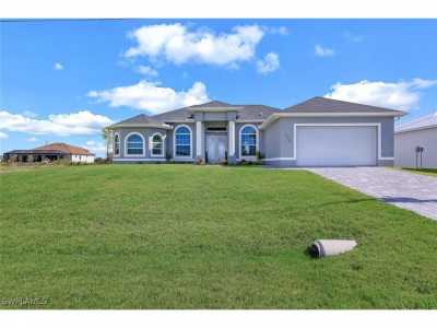 Home For Sale in Cape Coral, Florida