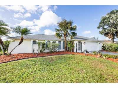 Home For Sale in Lehigh Acres, Florida