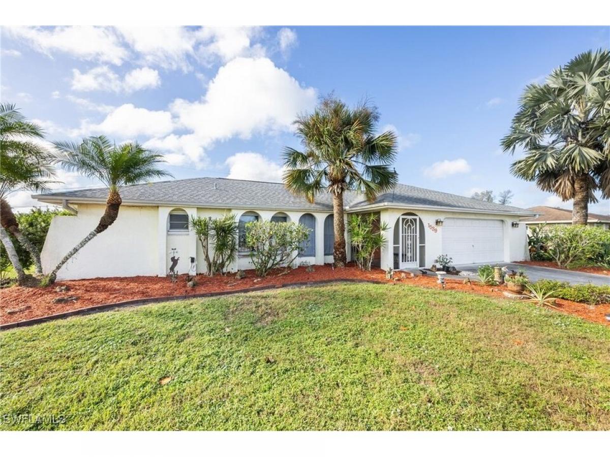 Picture of Home For Sale in Lehigh Acres, Florida, United States