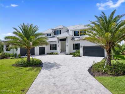 Home For Sale in Fort Myers, Florida