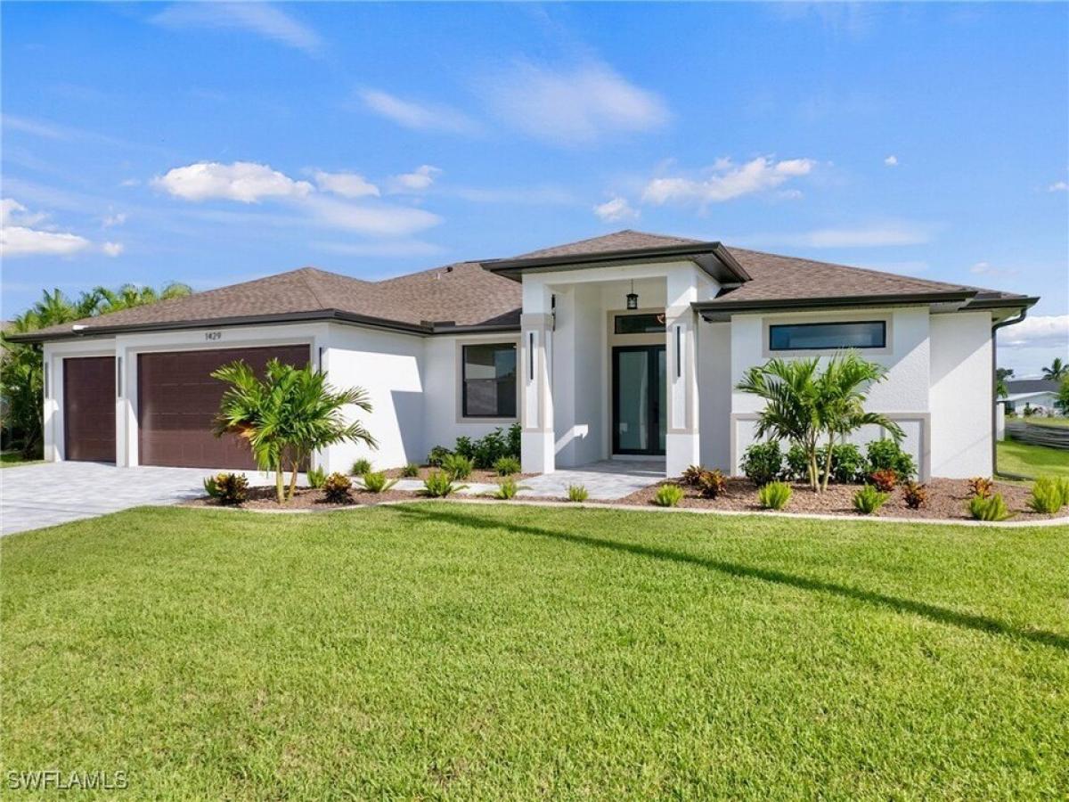 Picture of Home For Sale in Cape Coral, Florida, United States