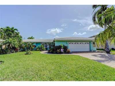 Home For Sale in Fort Myers Beach, Florida