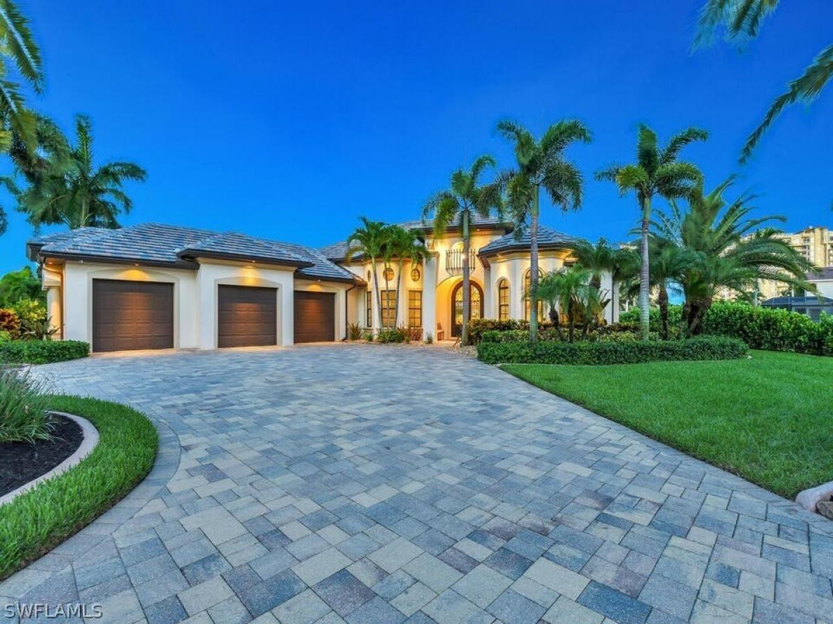 Picture of Home For Sale in Cape Coral, Florida, United States