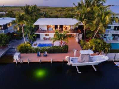 Home For Sale in Plantation Key, Florida