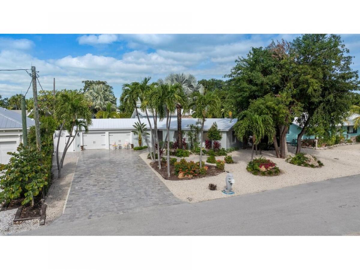 Picture of Home For Sale in Plantation Key, Florida, United States