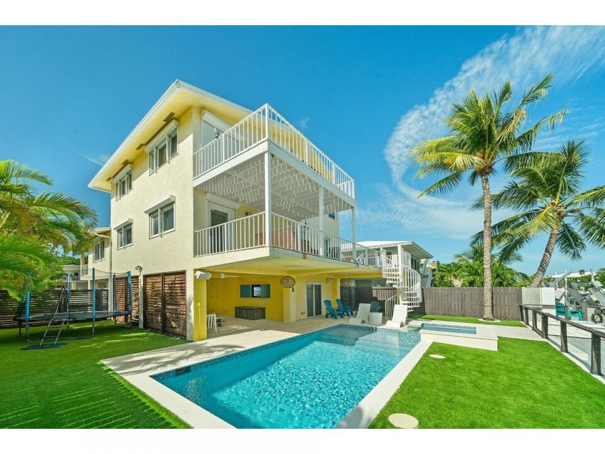 Picture of Home For Sale in Plantation Key, Florida, United States