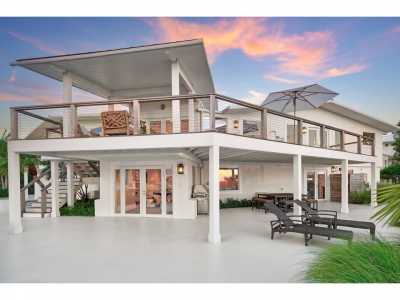 Home For Sale in Plantation Key, Florida