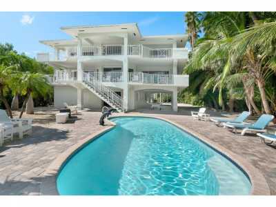 Home For Sale in Plantation Key, Florida