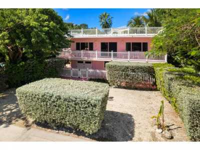 Home For Sale in Plantation Key, Florida