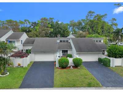 Home For Sale in Wellington, Florida