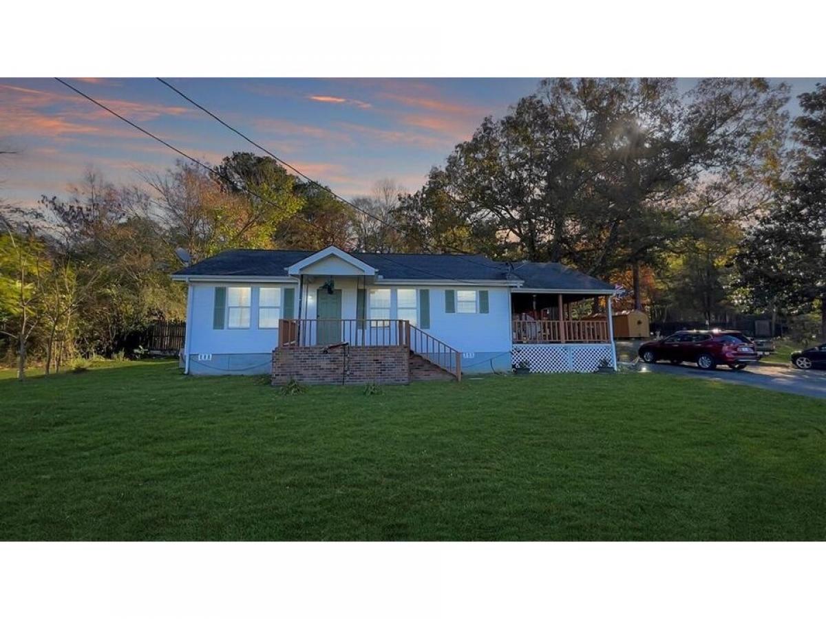 Picture of Home For Sale in Lafayette, Georgia, United States