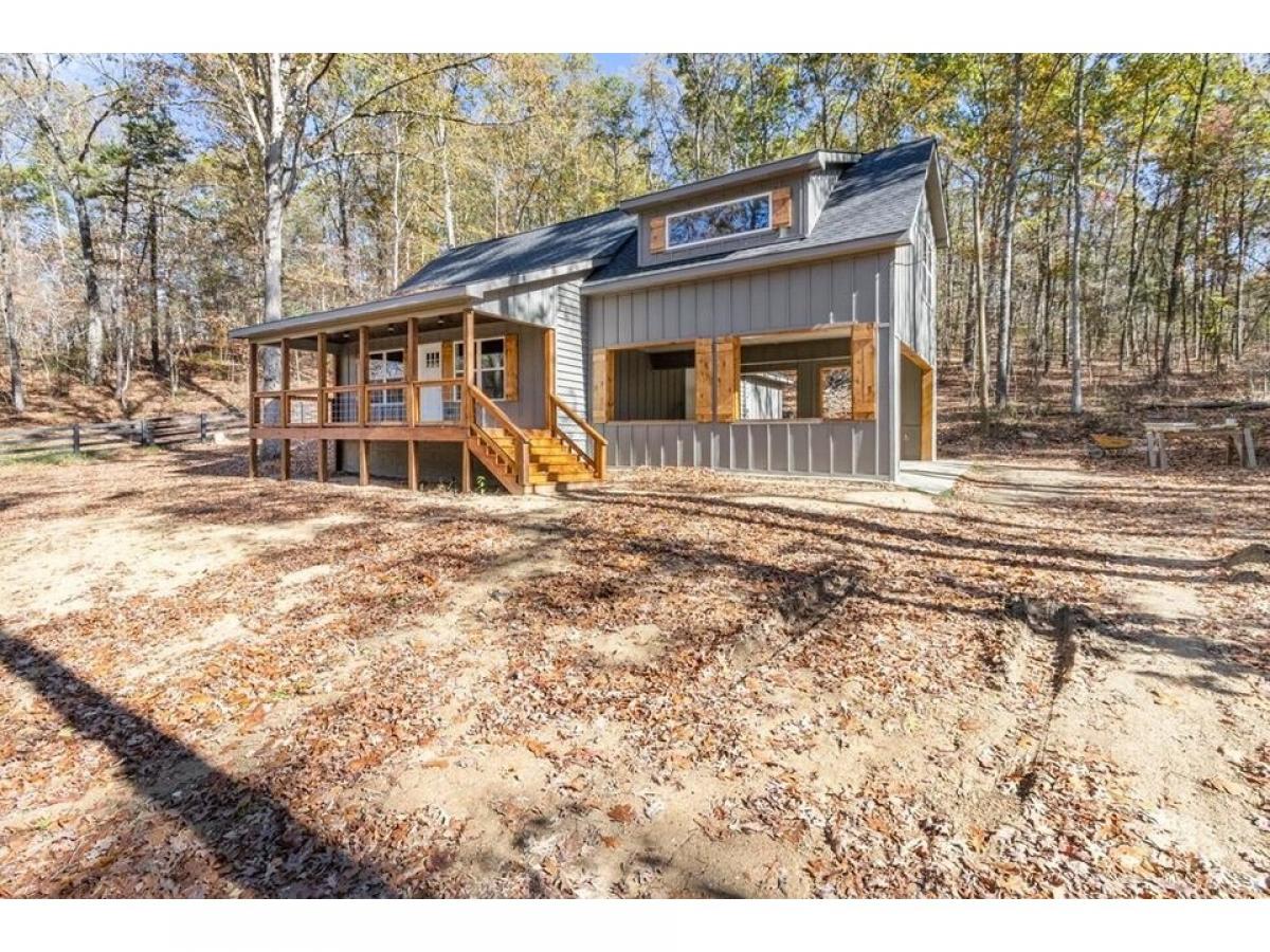 Picture of Home For Sale in Rocky Face, Georgia, United States