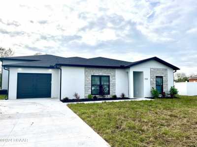 Home For Sale in Edgewater, Florida